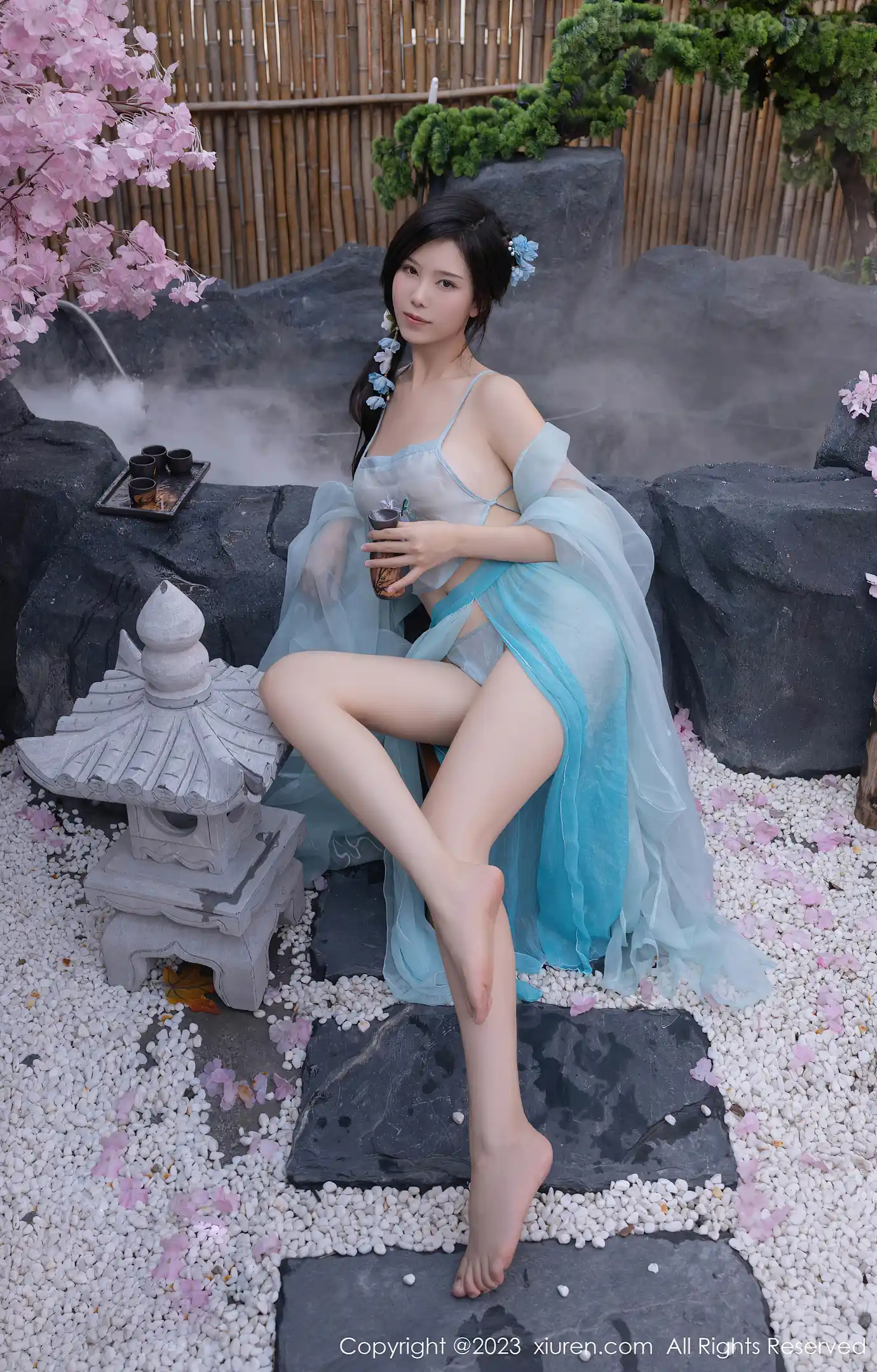 图片[6]-[XiuRen秀人网] VOL.6991 模特利世户外温泉性感浅蓝色古装服饰秀曼妙身姿惹火诱惑写真74P-秀人网官方网站